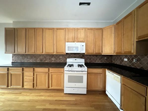 2136 W Chicago Ave APT 2R