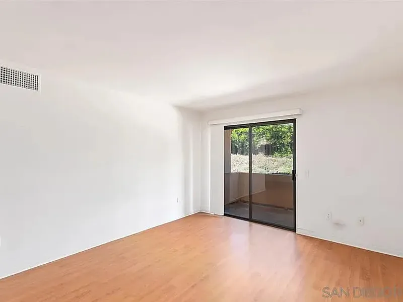 2 bed, 2.0 bath, 850 sqft, $1,960 — Photo 3