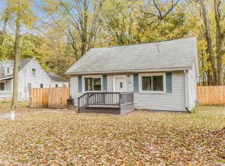 2372 Meadow St, Flushing, MI 48433