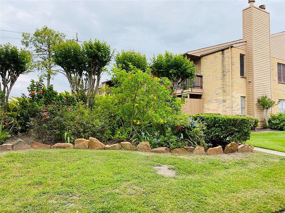 1st image of 10555 Turtlewood Ct Unit 1104