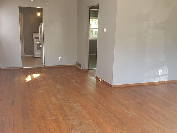 2nd image of 1936 Cordova Ave