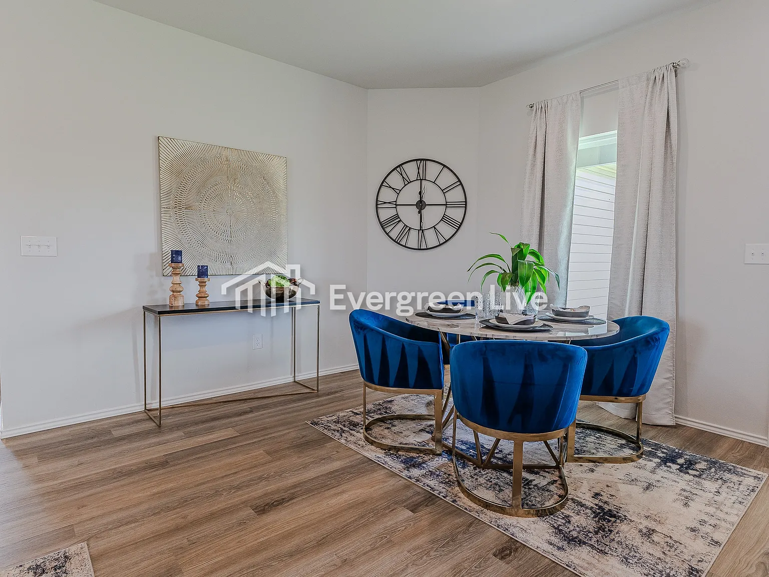 3 bed, 2.0 bath, 1216 sqft, $1,645 — Photo 3