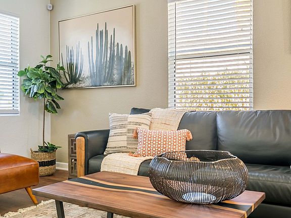 5th image of 304 Harvard Dr SE #1