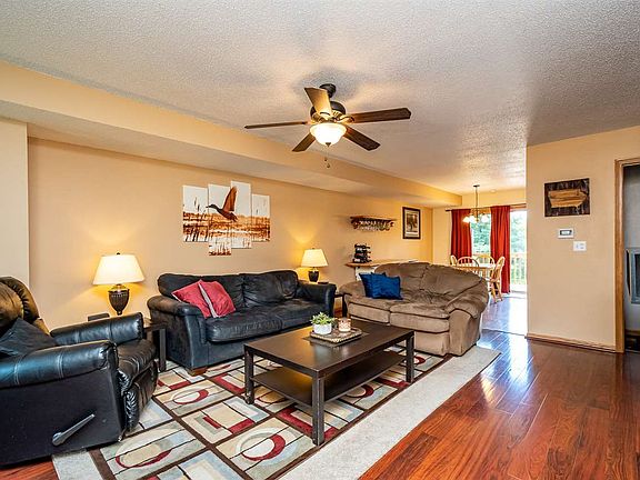 3rd image of 25 Heritage Dr
