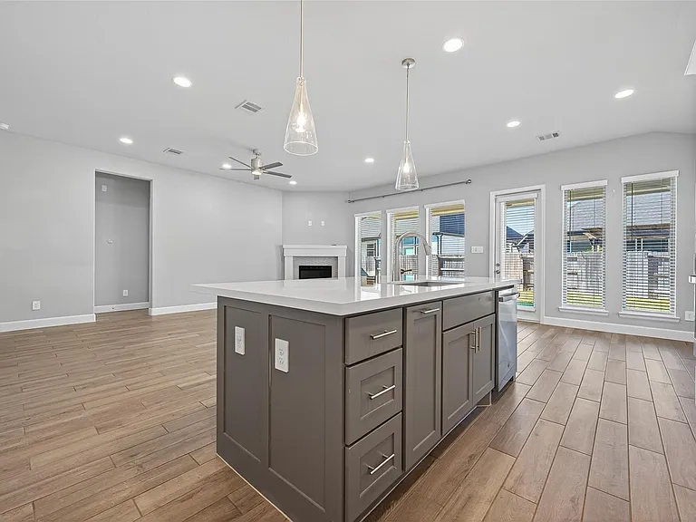 15330 Legacy Park Way — Photo 21