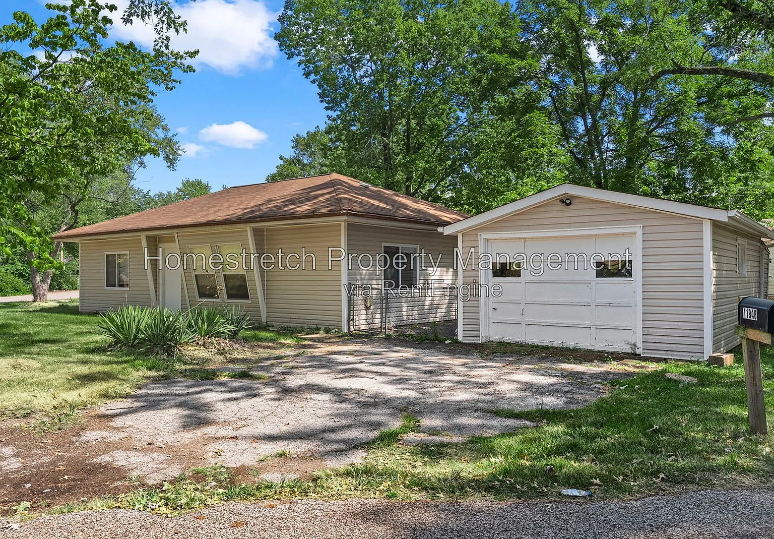 3 bed, 1.0 bath, 960 sqft, $1,495 — Photo 2