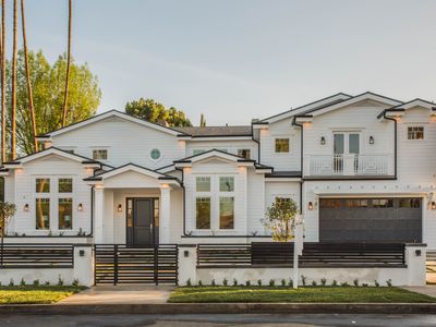 19722 Henshaw St, Woodland Hills, CA, 91364