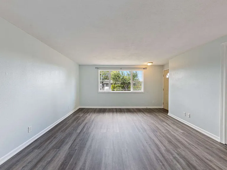 1270 N Adams St — Photo 3