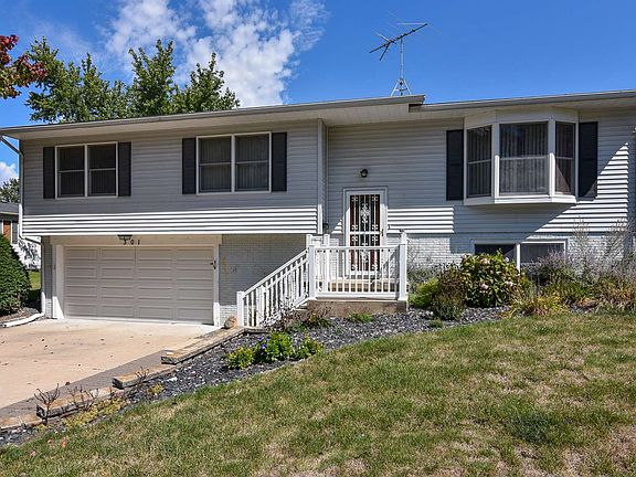 2nd image of 301 Hampton Dr