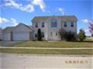 301 Oak St, Poplar Grove, IL 61065