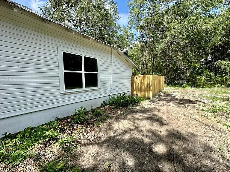 13647 NE 141st Dr — Photo 36