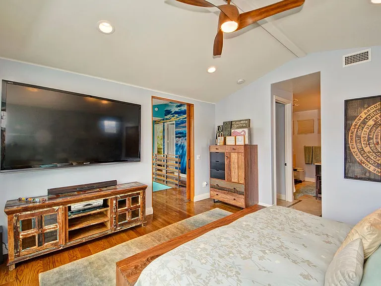 332 N Sierra Ave — Photo 6