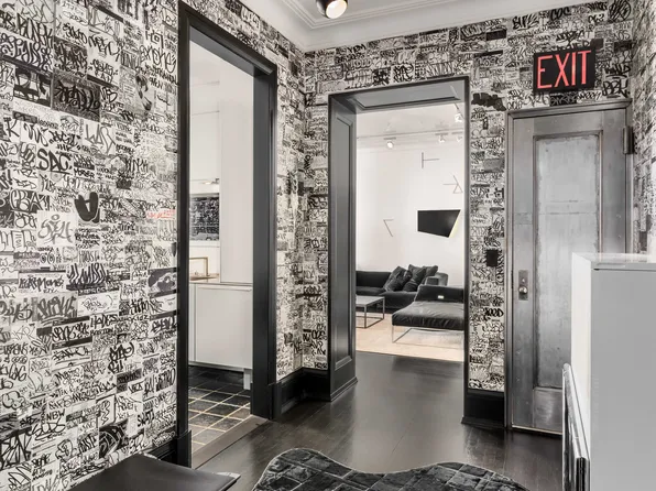 45 East 66th Street image 2 of 8