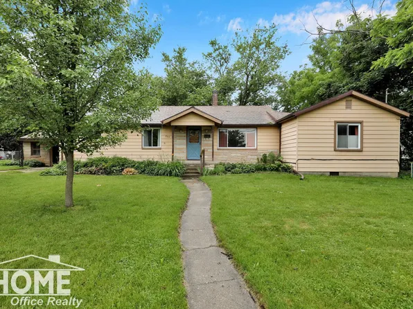 204 E McArthur St, Corunna, MI 48817