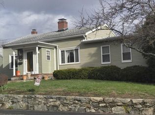 553 Sunderland Rd, Worcester, MA 01604