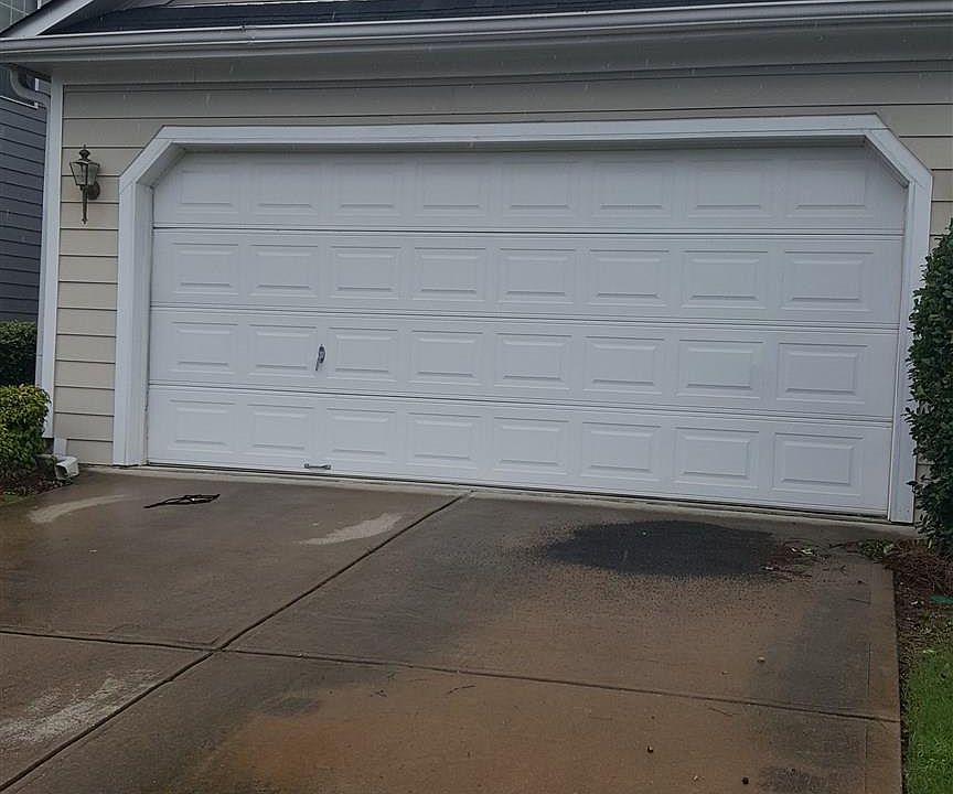 1st image of 2215 Palomino Ln