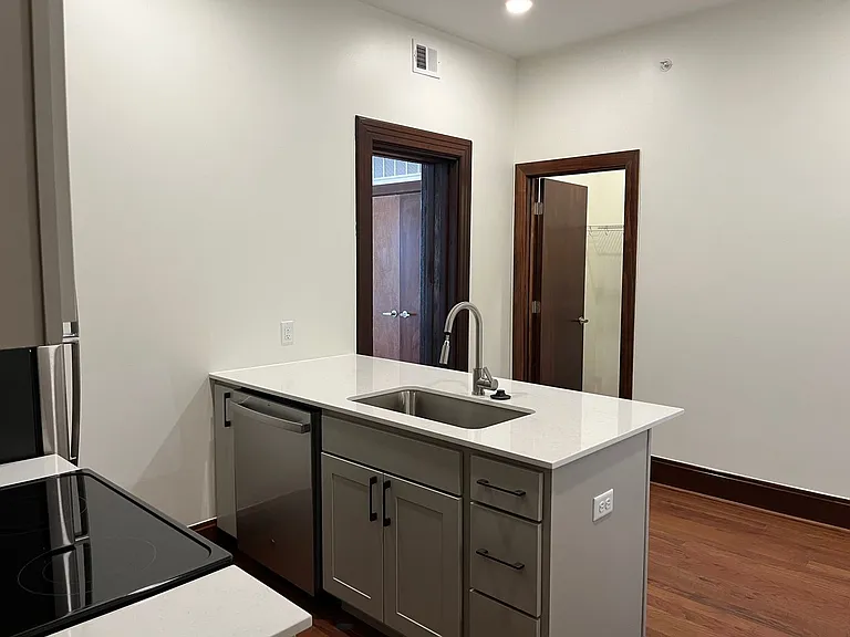 303 Greenup (NEW) — Photo 7