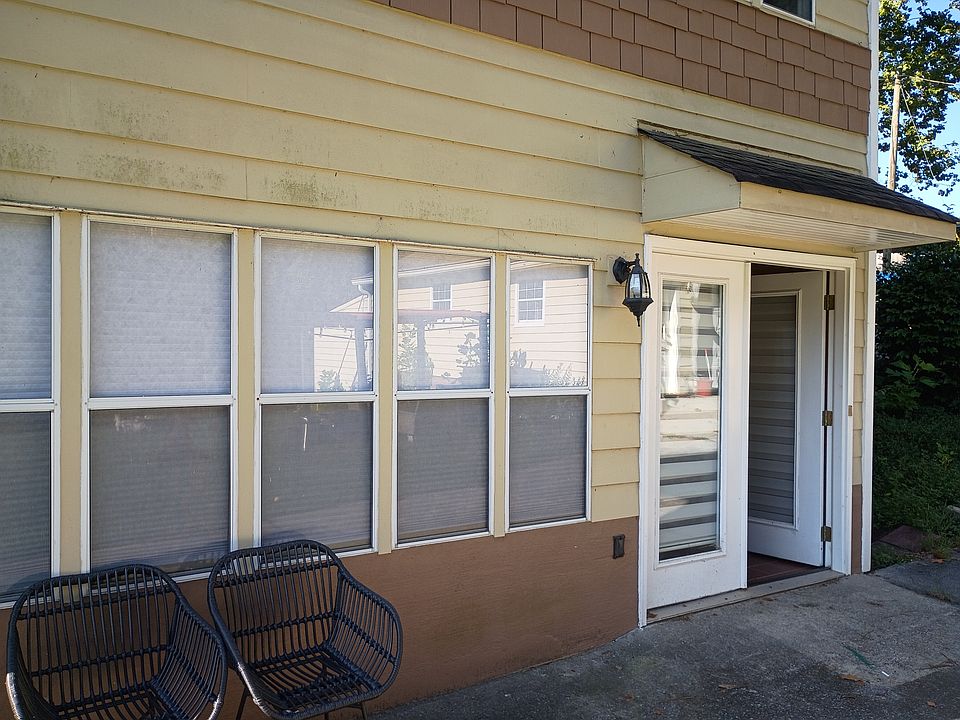 1st image of 4010 Lindley Cir #1