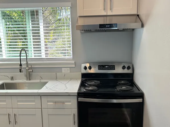 150 Redwood Ave #8, Redwood City, CA 94061
