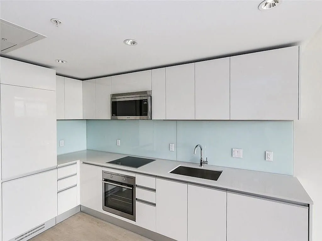 Cozy; Convenient 1 Bed Condo in The Guardian (CIP153) — Photo 1