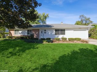 712 E Baldwin Rd, Palatine, IL 60074