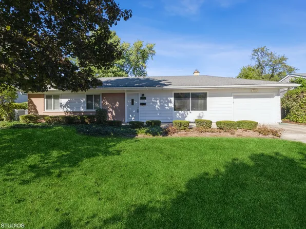 712 E Baldwin Rd, Palatine, IL 60074