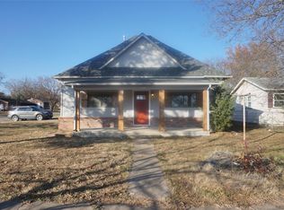 1112 W Trudgeon St, Henryetta, OK 74437