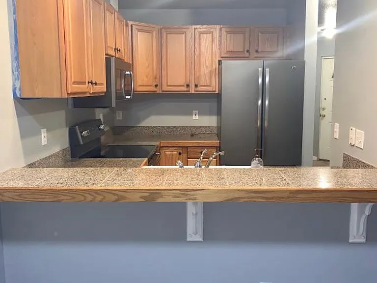 1527 S G St — Photo 5