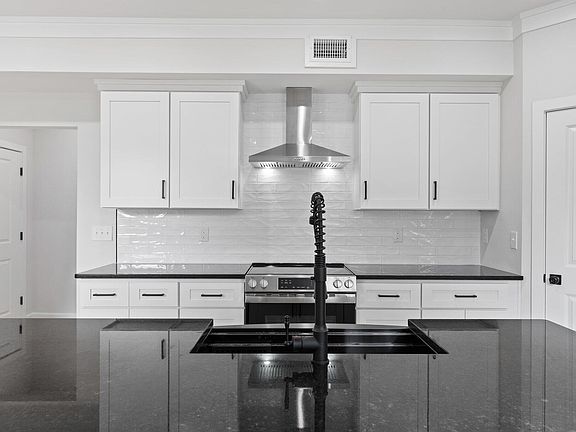 4th image of 45 Laurel Oak Ln