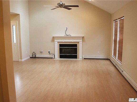 2nd image of 18 Farragut Ct