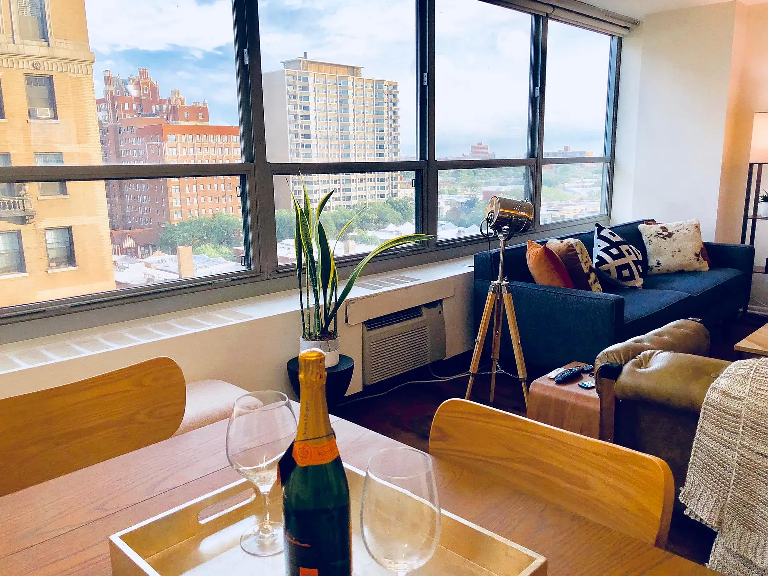 1 bed, 900 sqft, $1,595 — Photo 2