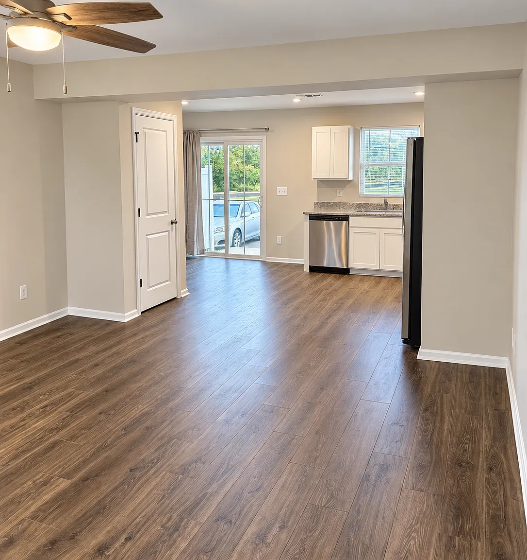 3 bed, 2.5 bath, 1220 sqft, $2,300 — Photo 3