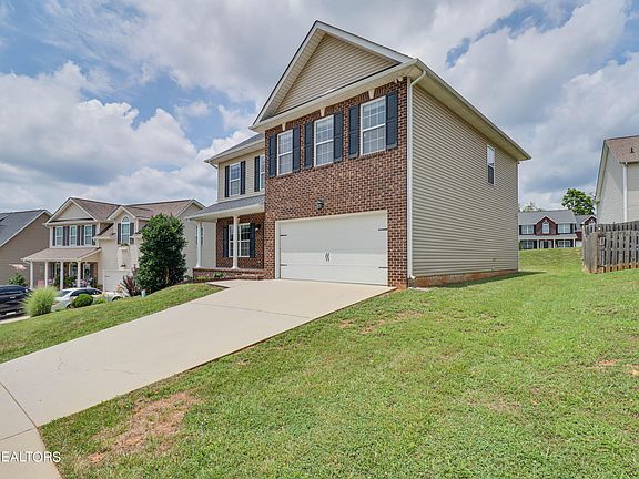 3rd image of 1509 Chariot Ln