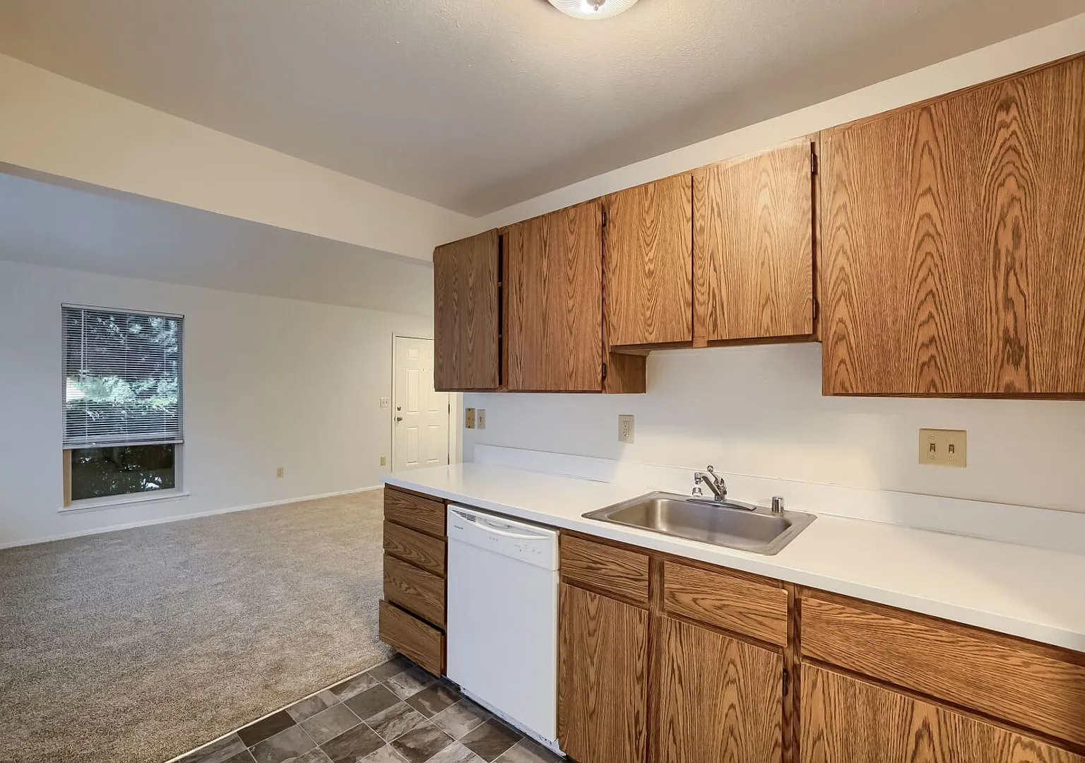 Allai Apartments — Photo 4