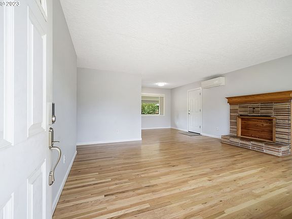 5th image of 9313 NE 6th St