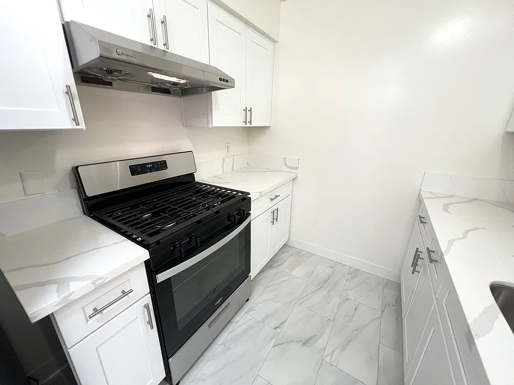Building Photo - 1132 W Duarte Rd #14