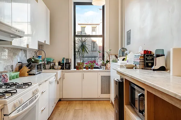 Rented by Twyford Real Estate | media 8