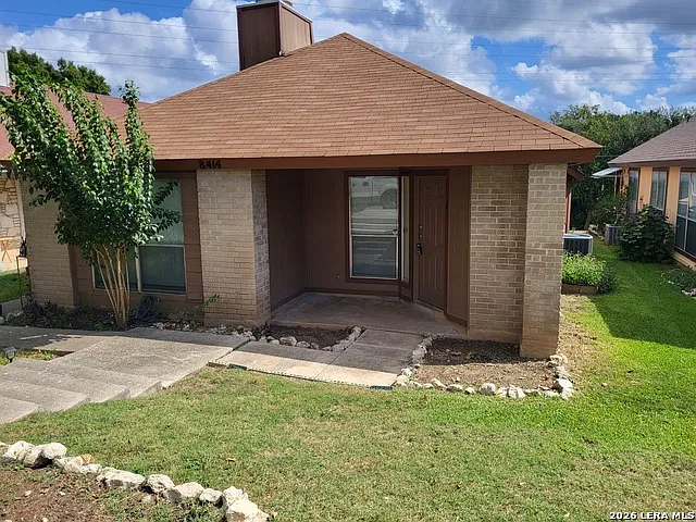 1 bed, 1.0 bath, 898 sqft, $1,025 — Photo 1