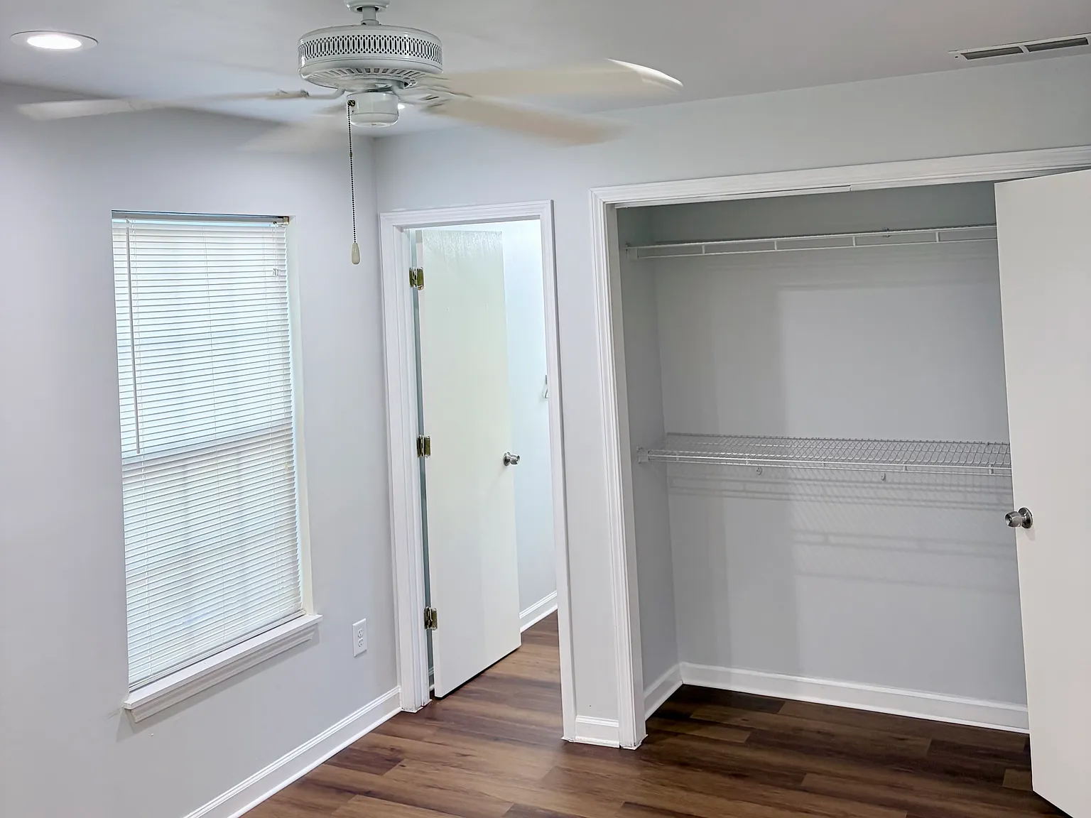 2 bed, 2.5 bath, 1320 sqft, $1,800 — Photo 3