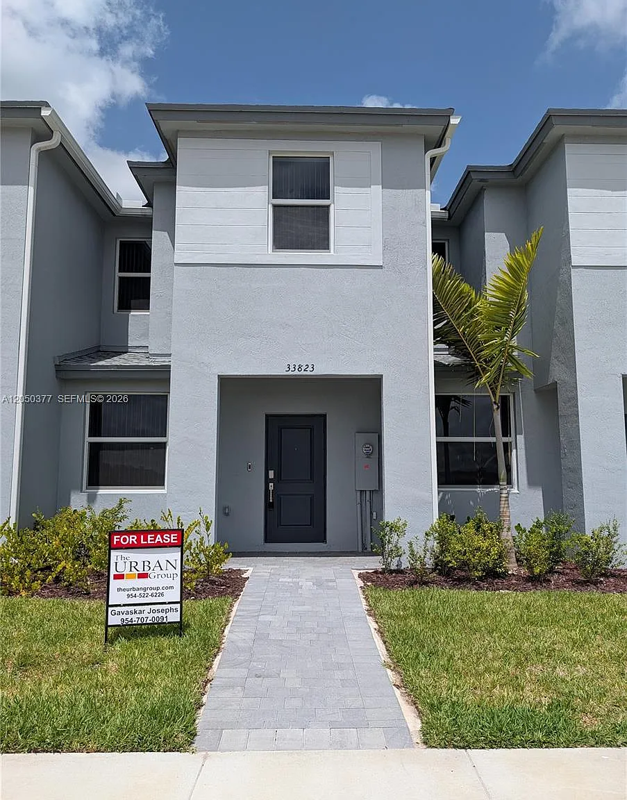 4 bed, 2.5 bath, $2,995 — Photo 1
