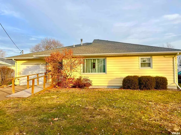 805 W Main St, Aledo, IL 61231