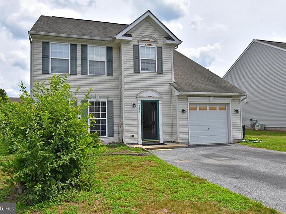 3rd image of 203 Castlebar Dr