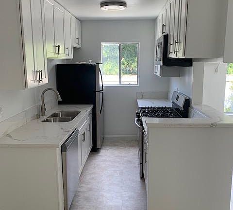 5th image of 3668 Jasmine Ave #3