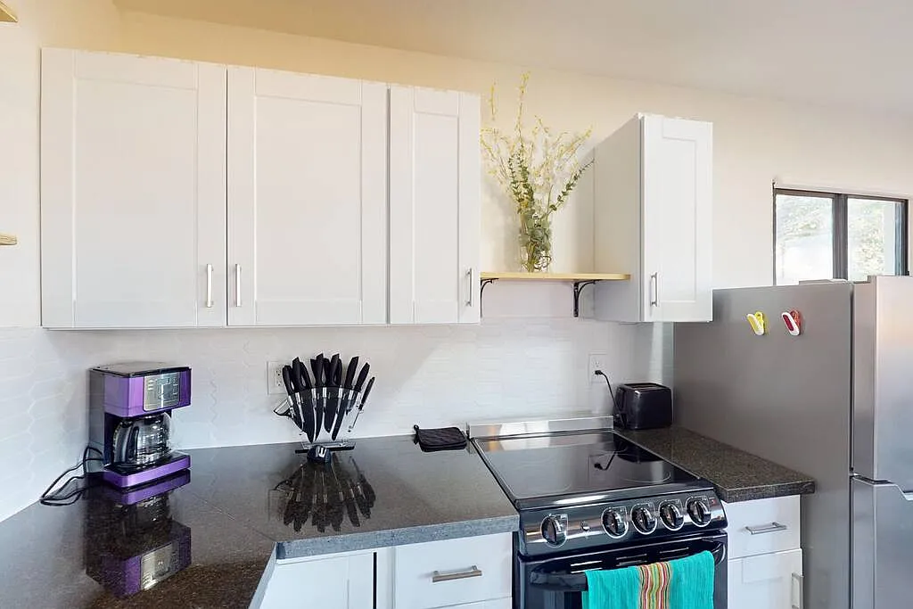 1 bed, 600 sqft, $1,300 — Photo 3