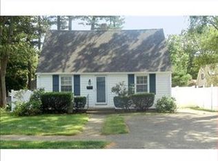 58 Manor Ave, Wellesley, MA 02482