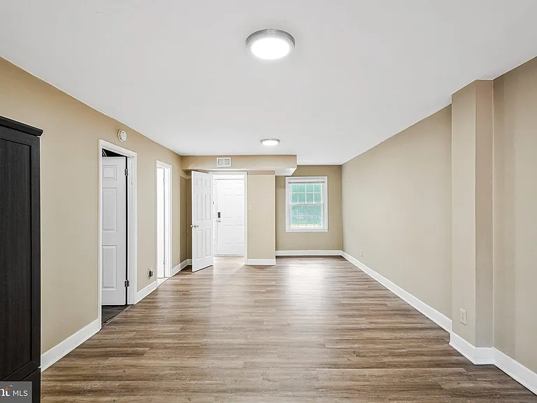 14707 Bentley Sq — Photo 5
