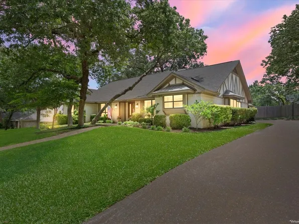 12000 Sandalwood Dr, Woodway, TX 76712