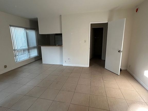 4th image of 6633 Darby Ave APT 24