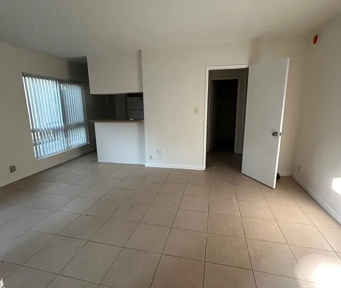 6633 Darby Ave #24 — Photo 4