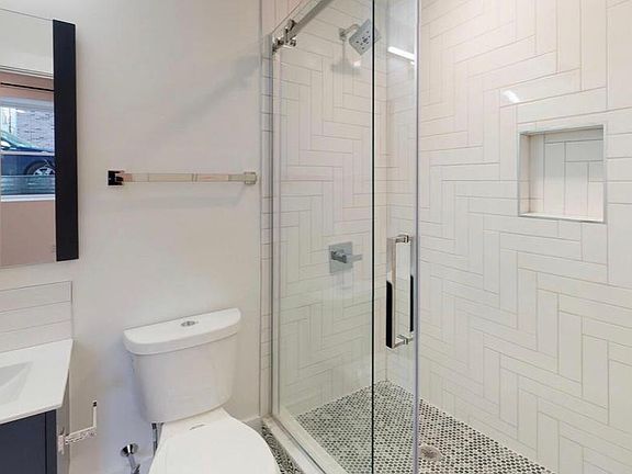 3rd image of 1-1505 N Stillman St #1